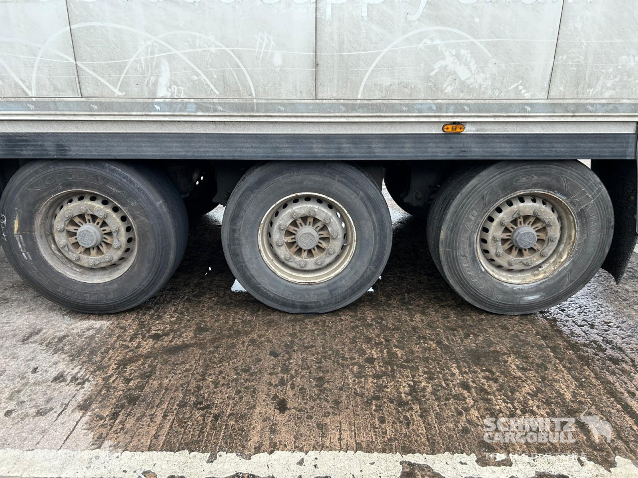 SCHMITZ Reefer Multitemp - Isotermiska semitrailer: bild 2 SCHMITZ Reefer Multitemp - Isotermiska semitrailer: bild 2