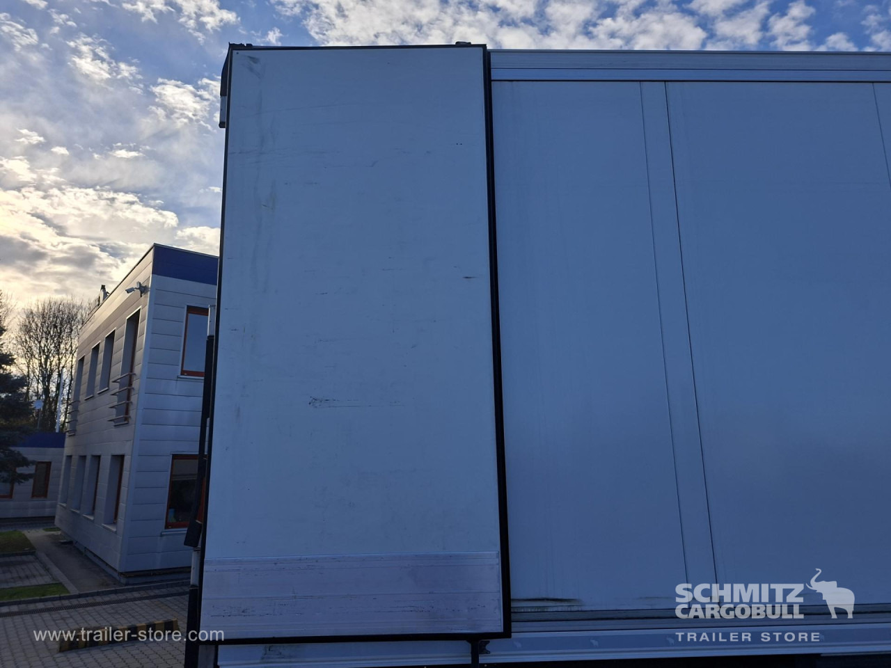 SCHMITZ Reefer Multitemp - Isotermiska semitrailer: bild 2 SCHMITZ Reefer Multitemp - Isotermiska semitrailer: bild 2