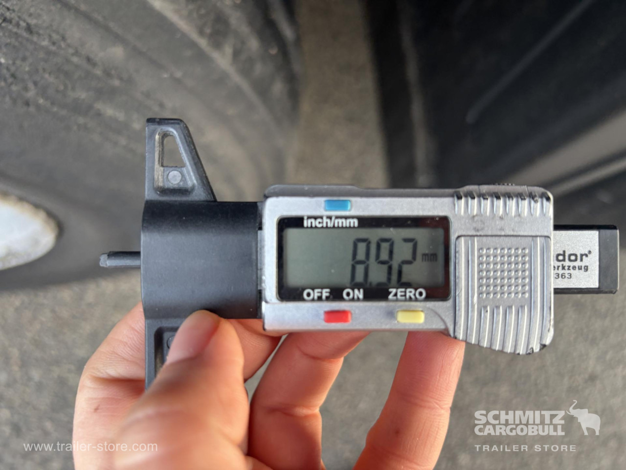 SCHMITZ Curtainsider Standard - Kapelltrailer: bild 2 SCHMITZ Curtainsider Standard - Kapelltrailer: bild 2