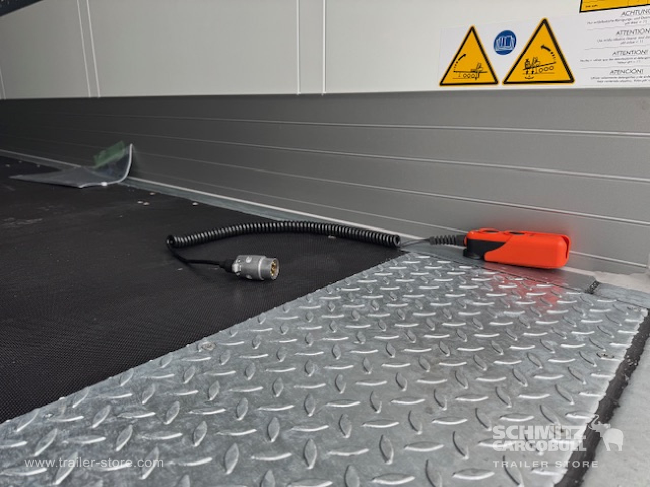 SCHMITZ Oplegger Kasten Standard Taillift - Skåp semitrailer: bild 5 SCHMITZ Oplegger Kasten Standard Taillift - Skåp semitrailer: bild 5