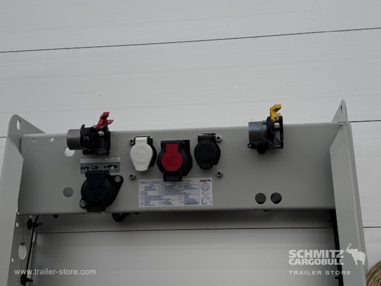 SCHMITZ Oplegger Schuifzeil Standard - Kapelltrailer: bild 2 SCHMITZ Oplegger Schuifzeil Standard - Kapelltrailer: bild 2