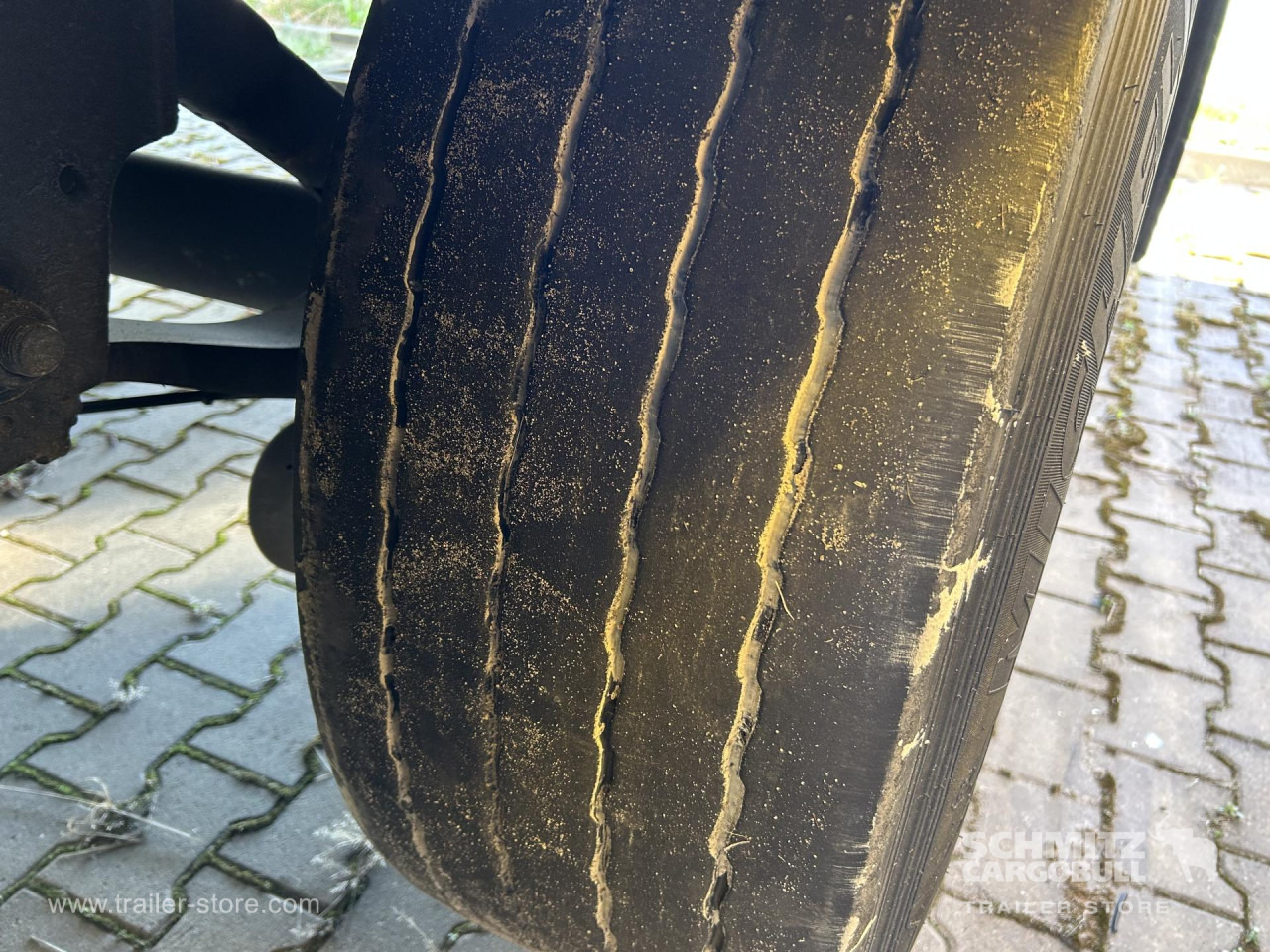 SCHMITZ Reefer Standard - Isotermiska semitrailer: bild 2 SCHMITZ Reefer Standard - Isotermiska semitrailer: bild 2