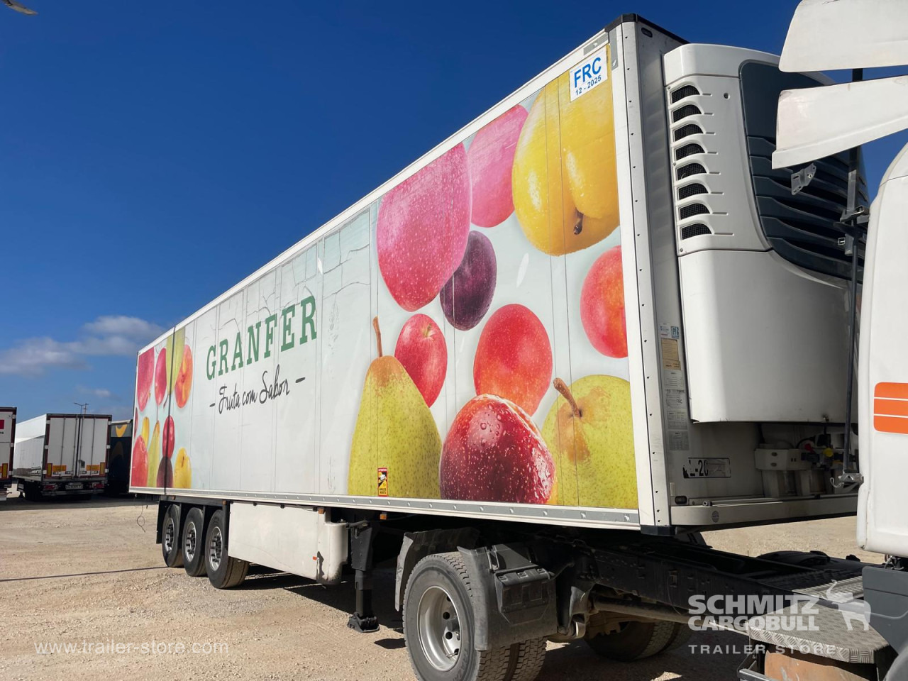 SCHMITZ Reefer Standard - Isotermiska semitrailer: bild 1 SCHMITZ Reefer Standard - Isotermiska semitrailer: bild 1
