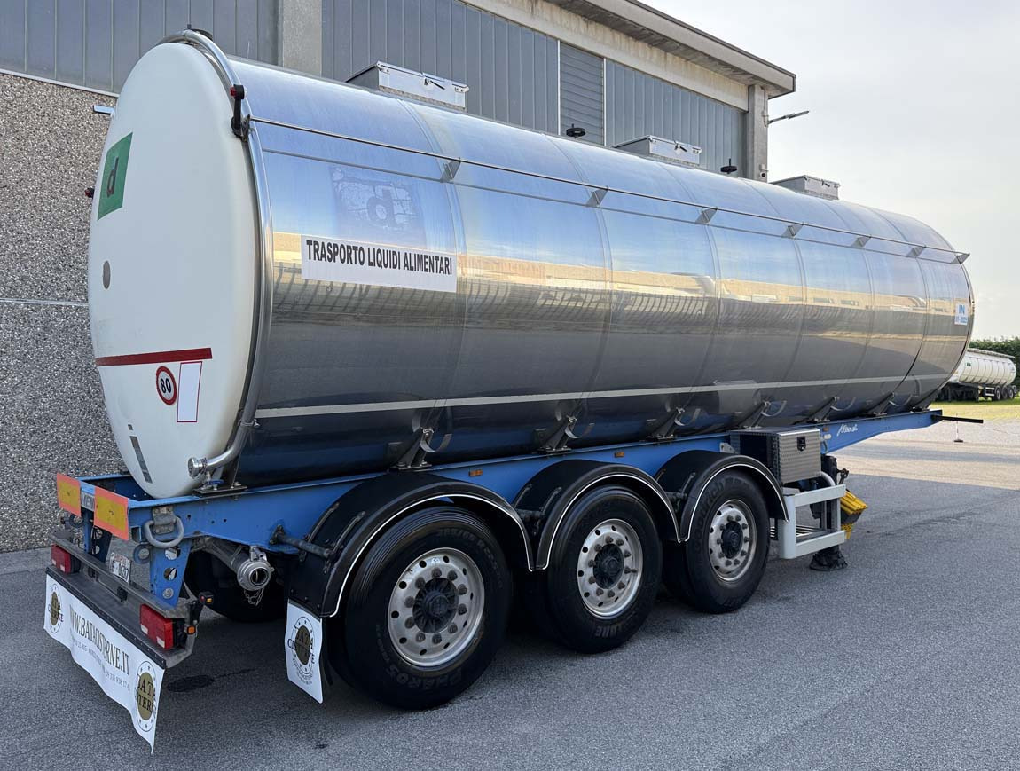 Bata SANTI/MENCI 13.000-8.000-13.000LT - Tanktrailer: bild 4 Bata SANTI/MENCI 13.000-8.000-13.000LT - Tanktrailer: bild 4