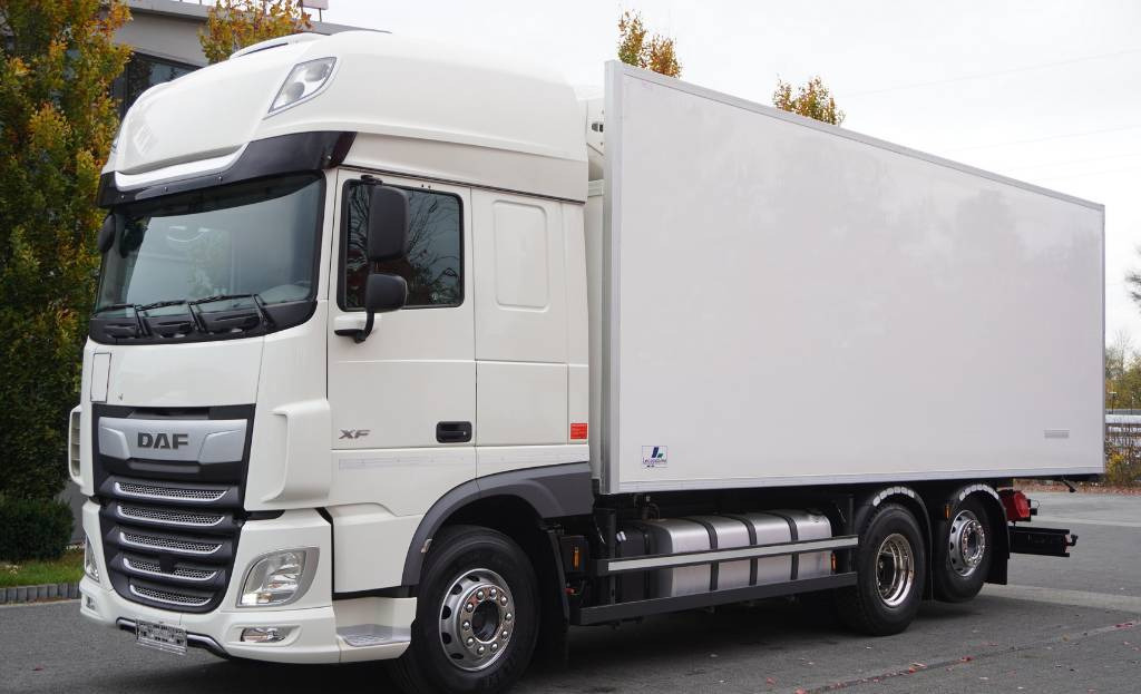 DAF XF 450 6×2 E6 / Refrigerator Lacapitaine / ATP/FRC to 2027 / 18 pallets - Kylbil lastbil: bild 1 DAF XF 450 6×2 E6 / Refrigerator Lacapitaine / ATP/FRC to 2027 / 18 pallets - Kylbil lastbil: bild 1