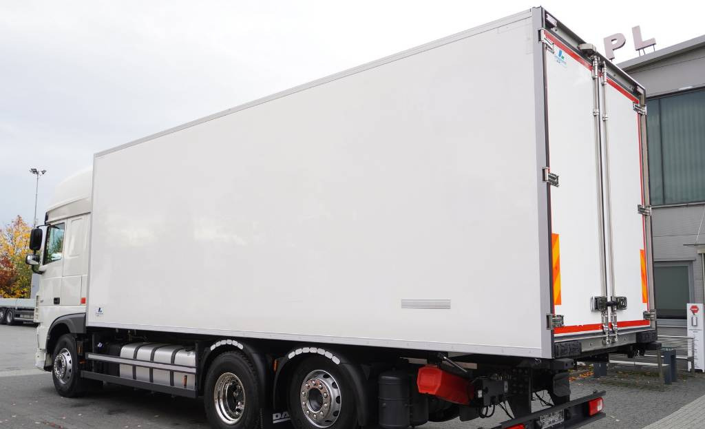 DAF XF 450 6×2 E6 / Refrigerator Lacapitaine / ATP/FRC to 2027 / 18 pallets - Kylbil lastbil: bild 5 DAF XF 450 6×2 E6 / Refrigerator Lacapitaine / ATP/FRC to 2027 / 18 pallets - Kylbil lastbil: bild 5