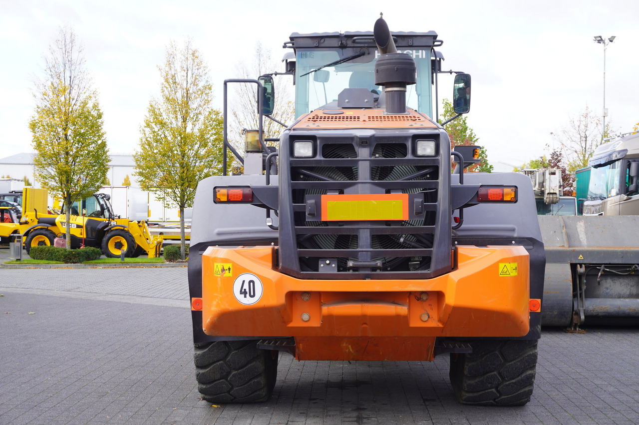 HITACHI ZW220 articulated loader / 2 buckets - Hjullastare: bild 5 HITACHI ZW220 articulated loader / 2 buckets - Hjullastare: bild 5