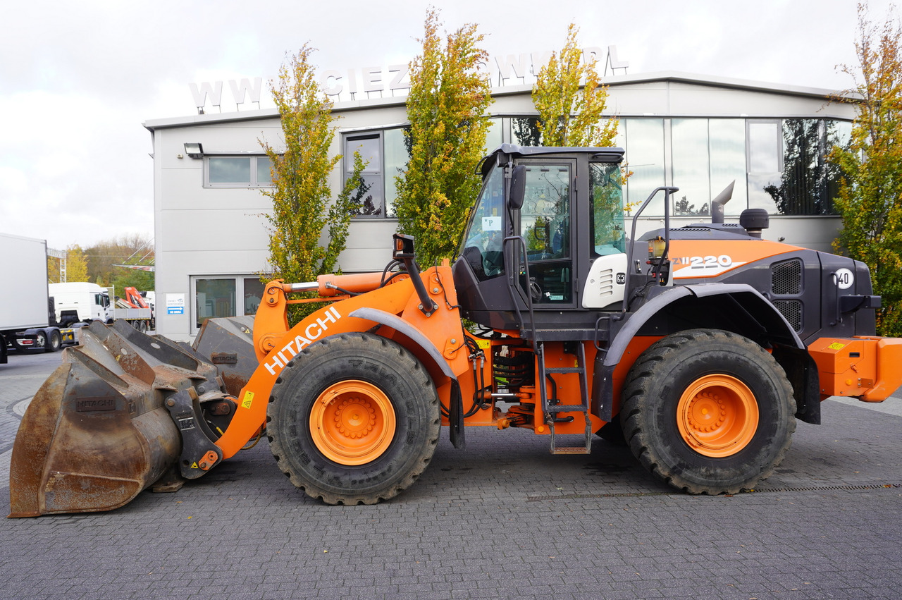 HITACHI ZW220 articulated loader / 2 buckets - Hjullastare: bild 3 HITACHI ZW220 articulated loader / 2 buckets - Hjullastare: bild 3