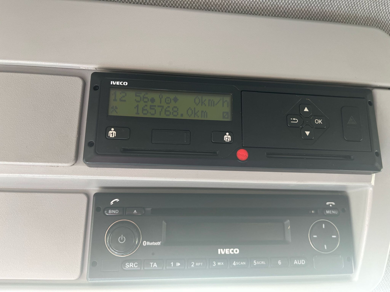 IVECO Eurocargo 120-190 / 160 thousand km !!! / Box 18 EPAL / Dhollandia lift 1500 kg - Lastbil med skåp: bild 2 IVECO Eurocargo 120-190 / 160 thousand km !!! / Box 18 EPAL / Dhollandia lift 1500 kg - Lastbil med skåp: bild 2