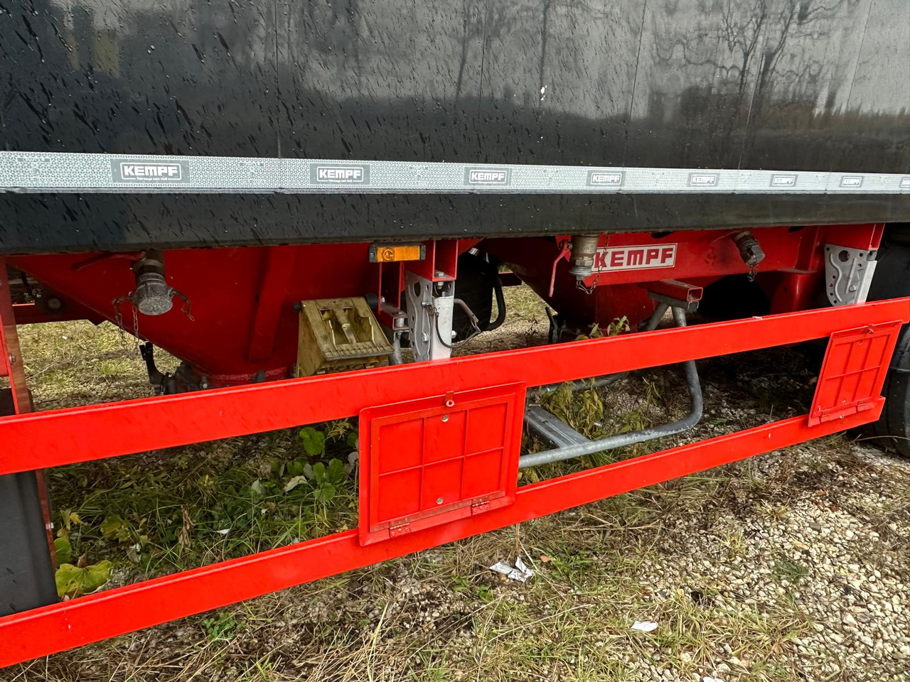 Tippbil semitrailer KEMPF SKM AK unloader 4 chambers with lower chute / capacity 65 m3 / 12 pieces: bild 12 Tippbil semitrailer KEMPF SKM AK unloader 4 chambers with lower chute / capacity 65 m3 / 12 pieces: bild 12