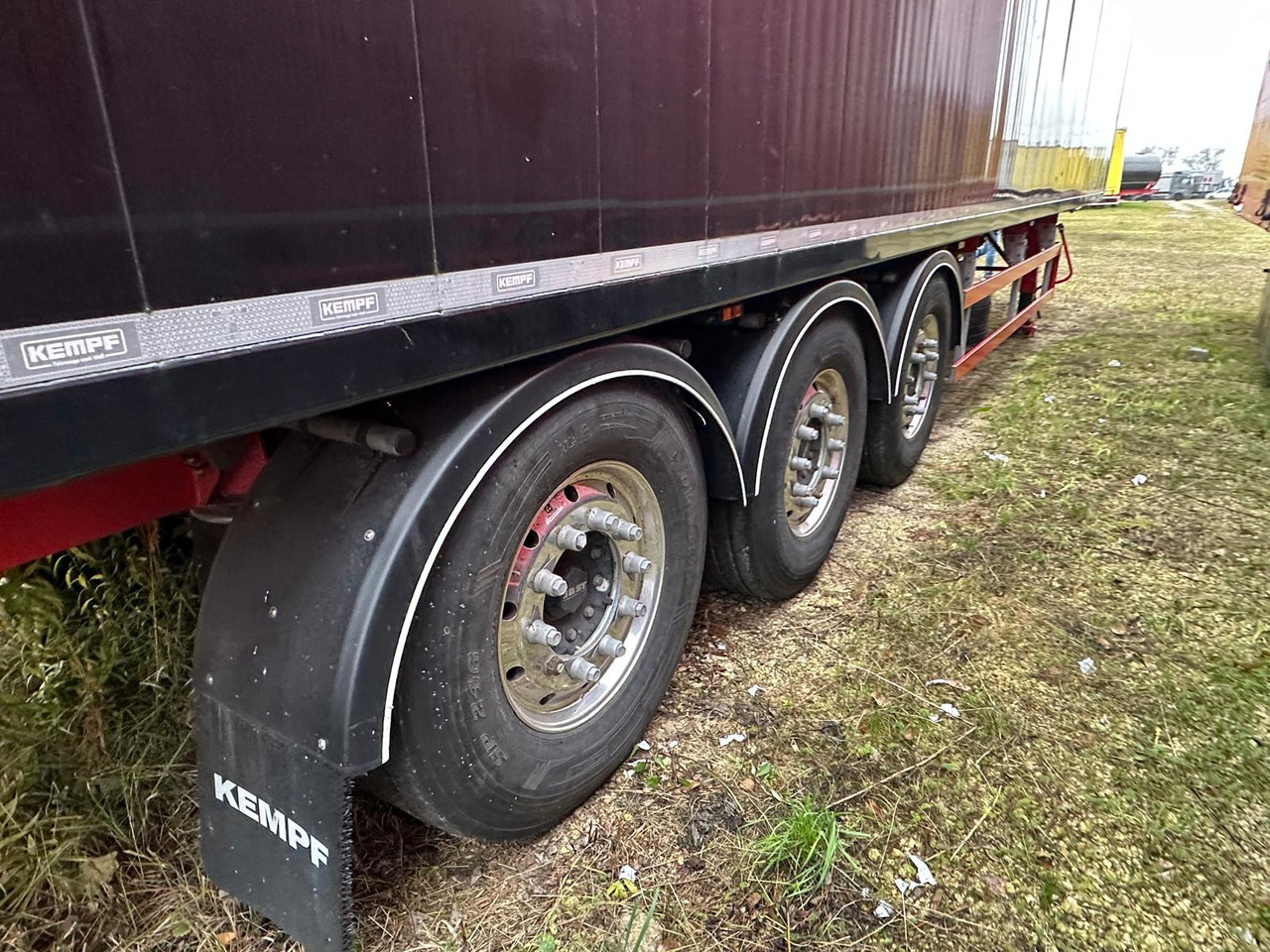 Tippbil semitrailer KEMPF SKM AK unloader 4 chambers with lower chute / capacity 65 m3 / 12 pieces: bild 16 Tippbil semitrailer KEMPF SKM AK unloader 4 chambers with lower chute / capacity 65 m3 / 12 pieces: bild 16