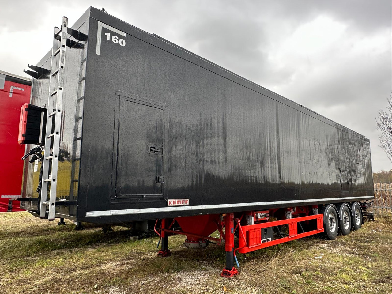 KEMPF SKM AK unloader 4 chambers with lower chute / capacity 65 m3 / 12 pieces - Tippbil semitrailer: bild 2 KEMPF SKM AK unloader 4 chambers with lower chute / capacity 65 m3 / 12 pieces - Tippbil semitrailer: bild 2