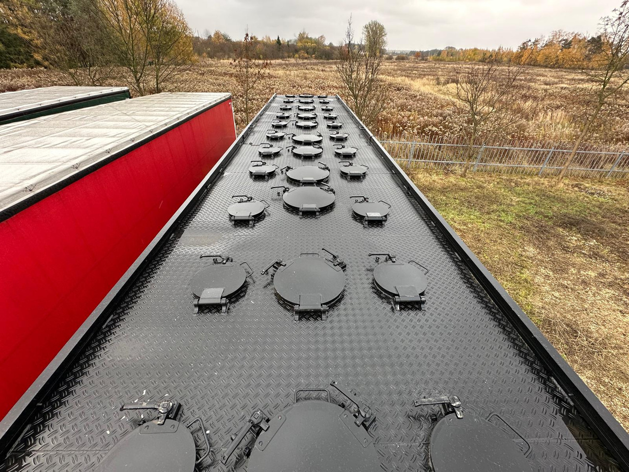 Tippbil semitrailer KEMPF SKM AK unloader 4 chambers with lower chute / capacity 65 m3 / 12 pieces: bild 9 Tippbil semitrailer KEMPF SKM AK unloader 4 chambers with lower chute / capacity 65 m3 / 12 pieces: bild 9