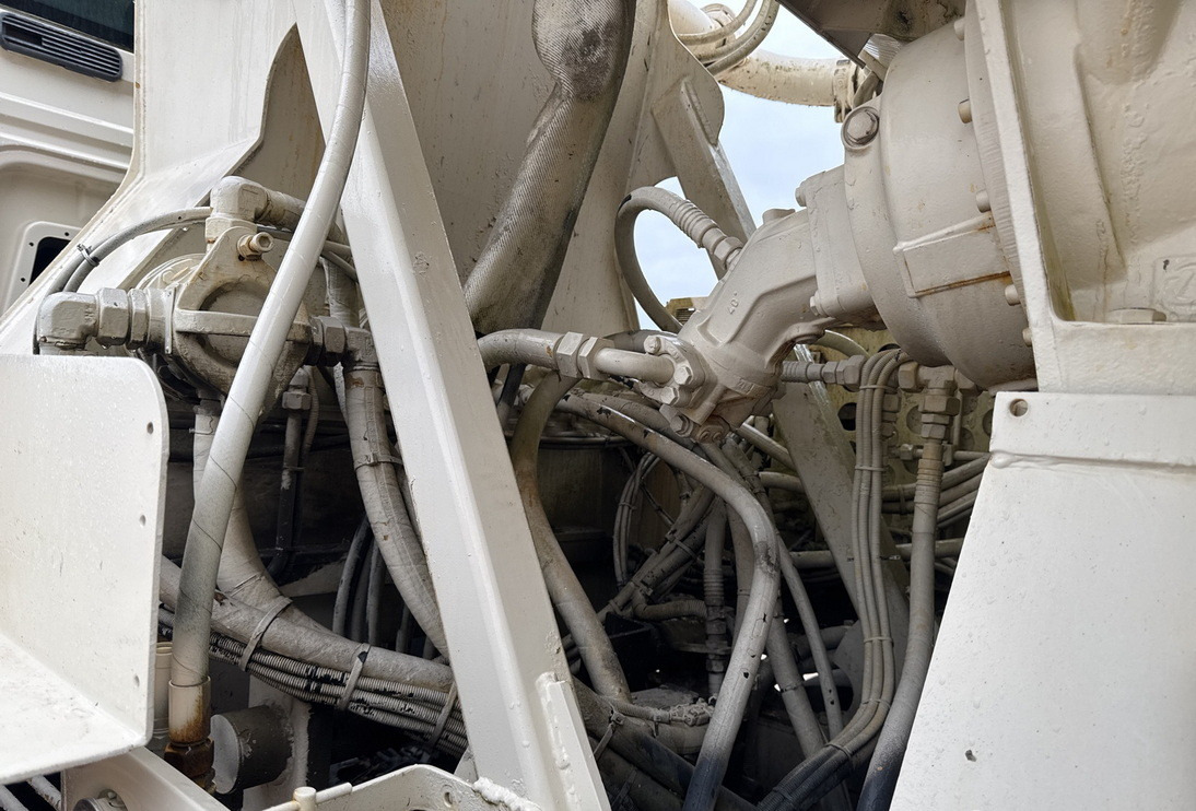 Betongpump MAN TGS 32.400 8x4 Concrete Mixer Pump truck / 426 MTH !!! / 18 meters: bild 14 Betongpump MAN TGS 32.400 8x4 Concrete Mixer Pump truck / 426 MTH !!! / 18 meters: bild 14