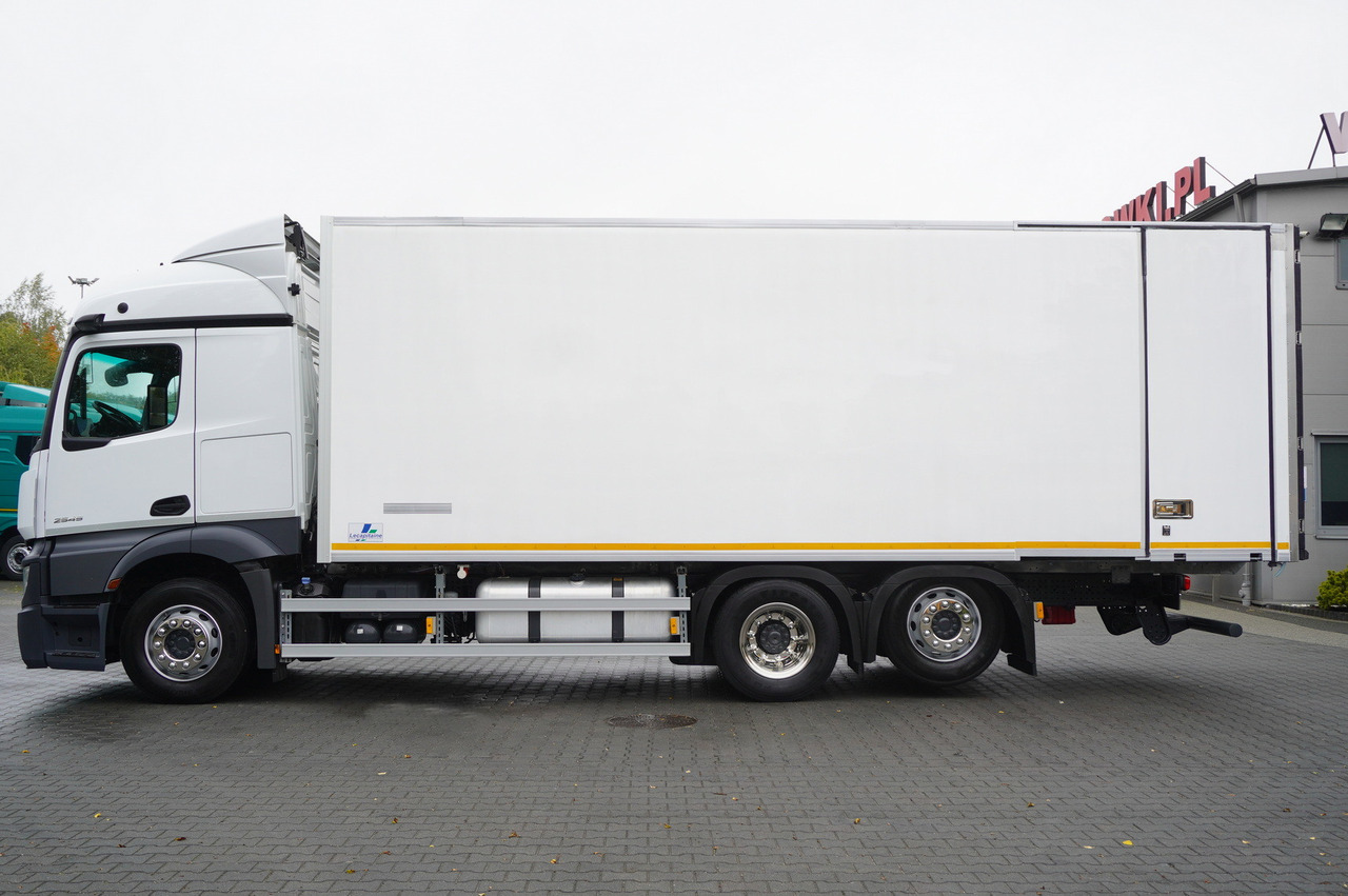 MERCEDES-BENZ Actros 2545 MP5 / Lecapitaine 18 EPAL refrigerator / Bitemperature / Carrier Supra 850 MT / ADR AT - Kylbil lastbil: bild 2 MERCEDES-BENZ Actros 2545 MP5 / Lecapitaine 18 EPAL refrigerator / Bitemperature / Carrier Supra 850 MT / ADR AT - Kylbil lastbil: bild 2