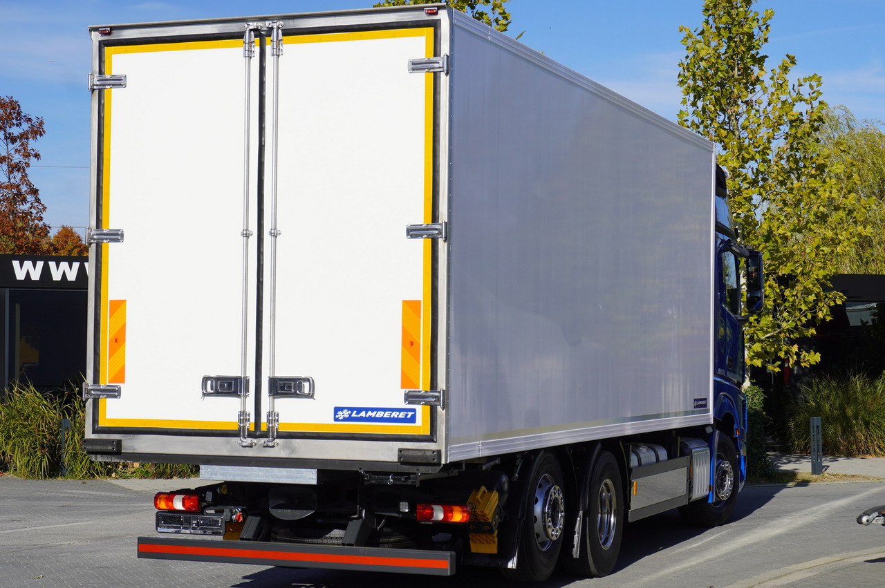 MERCEDES-BENZ Actros 2548 E6 / GIGA / Cab Lounge chair / Lamberet Refrigerator / Carrier Supra 950 - Kylbil lastbil: bild 3 MERCEDES-BENZ Actros 2548 E6 / GIGA / Cab Lounge chair / Lamberet Refrigerator / Carrier Supra 950 - Kylbil lastbil: bild 3