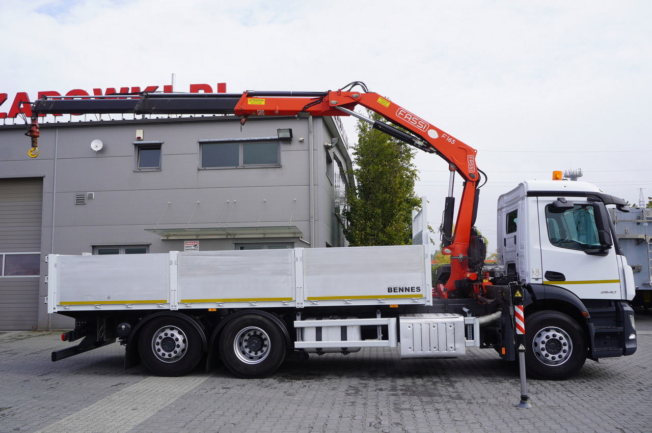 MERCEDES-BENZ Antos 2540 / Flatbed 15 EPAL / Fassi F165 / 6.1 t / 8 m reach / remote control / rotator / 1600 MTH / steered axle - Flakbil, Kranbil: bild 2 MERCEDES-BENZ Antos 2540 / Flatbed 15 EPAL / Fassi F165 / 6.1 t / 8 m reach / remote control / rotator / 1600 MTH / steered axle - Flakbil, Kranbil: bild 2