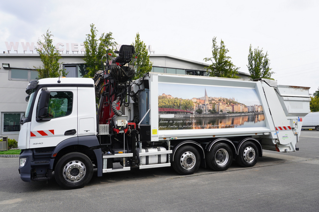 MERCEDES-BENZ Antos 3240 8x2 / Tajfun 5T crane / Farid Industries garbage truck/ 3 steered axles - Kranbil: bild 4 MERCEDES-BENZ Antos 3240 8x2 / Tajfun 5T crane / Farid Industries garbage truck/ 3 steered axles - Kranbil: bild 4