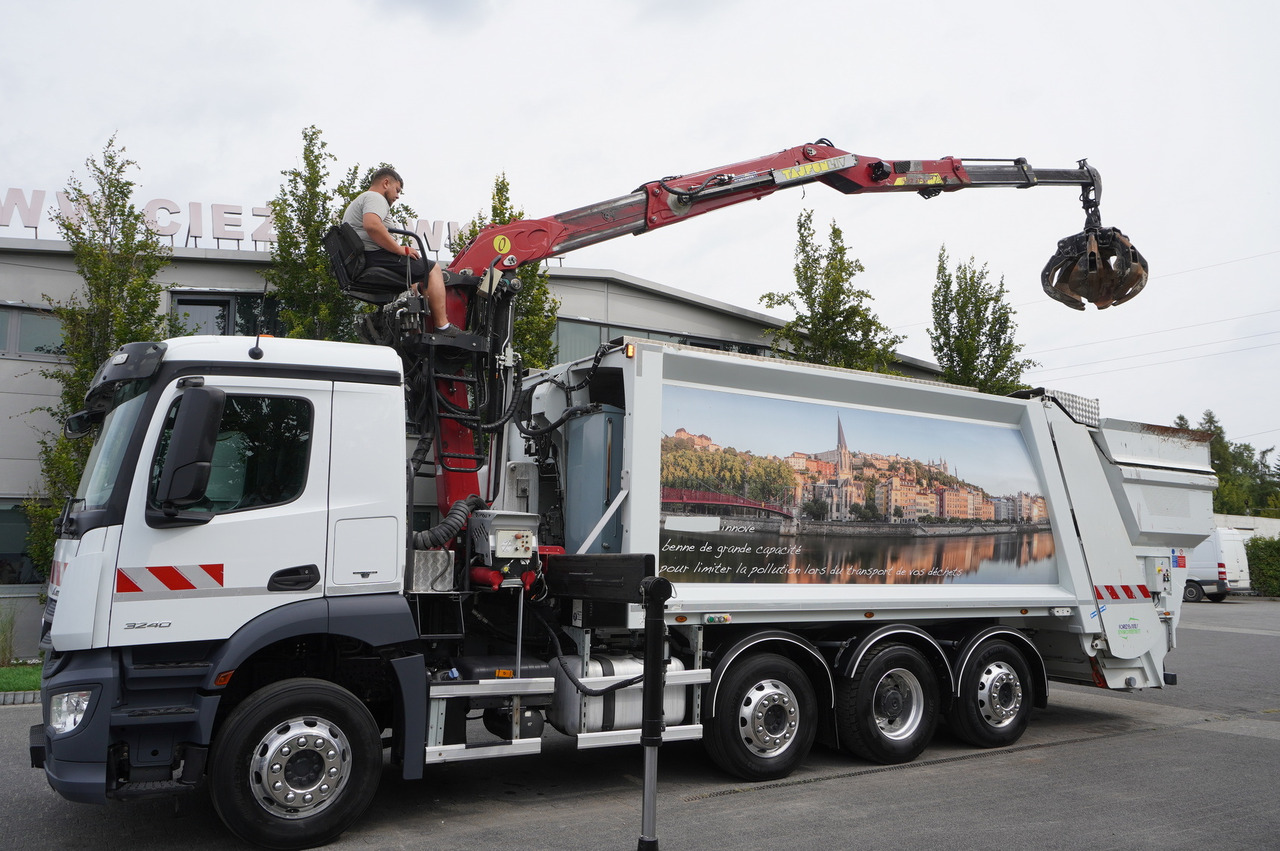 MERCEDES-BENZ Antos 3240 8x2 / Tajfun 5T crane / Farid Industries garbage truck/ 3 steered axles - Kranbil: bild 1 MERCEDES-BENZ Antos 3240 8x2 / Tajfun 5T crane / Farid Industries garbage truck/ 3 steered axles - Kranbil: bild 1