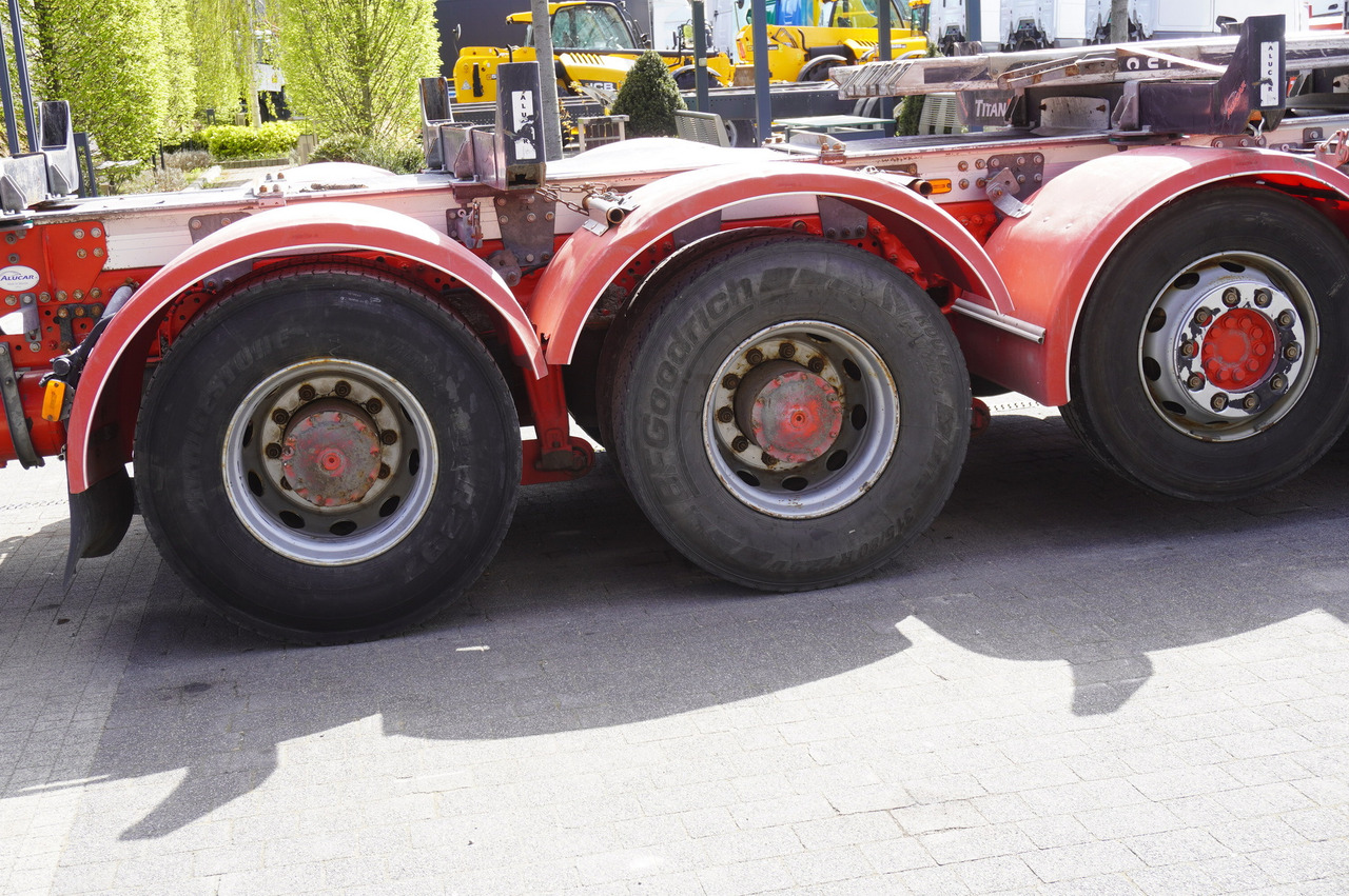 Leasa Mercedes-Benz Arocs 3563 8 × 4 / 630 HP / steered axle / Logging superstructure Mercedes-Benz Arocs 3563 8 × 4 / 630 HP / steered axle / Logging superstructure: bild 16