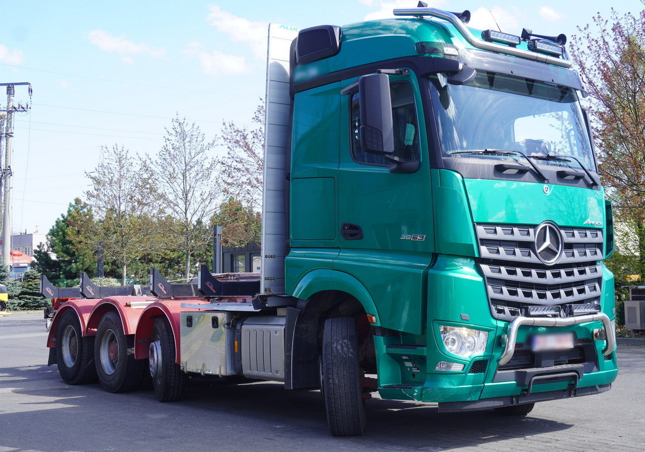 Mercedes-Benz Arocs 3563 8 × 4 / 630 HP / steered axle / Logging superstructure - Kranbil: bild 1 Mercedes-Benz Arocs 3563 8 × 4 / 630 HP / steered axle / Logging superstructure - Kranbil: bild 1