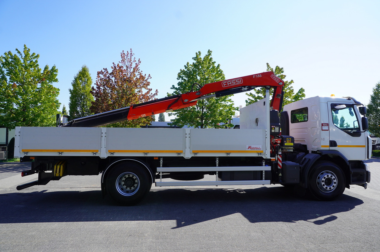 RENAULT C280 DTI 8 / FASSI crane 5.6 T / range 8 m / Flatbed 15 EPAL - Kranbil: bild 2 RENAULT C280 DTI 8 / FASSI crane 5.6 T / range 8 m / Flatbed 15 EPAL - Kranbil: bild 2