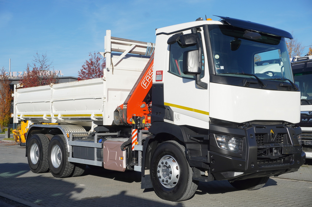 RENAULT C380 E6 6×4 / HDS Fassi F135 2700 MTH / Range 8 m / 5.6 t lifting capacity / 3-side tipper / Bortmatic - Kranbil: bild 2 RENAULT C380 E6 6×4 / HDS Fassi F135 2700 MTH / Range 8 m / 5.6 t lifting capacity / 3-side tipper / Bortmatic - Kranbil: bild 2