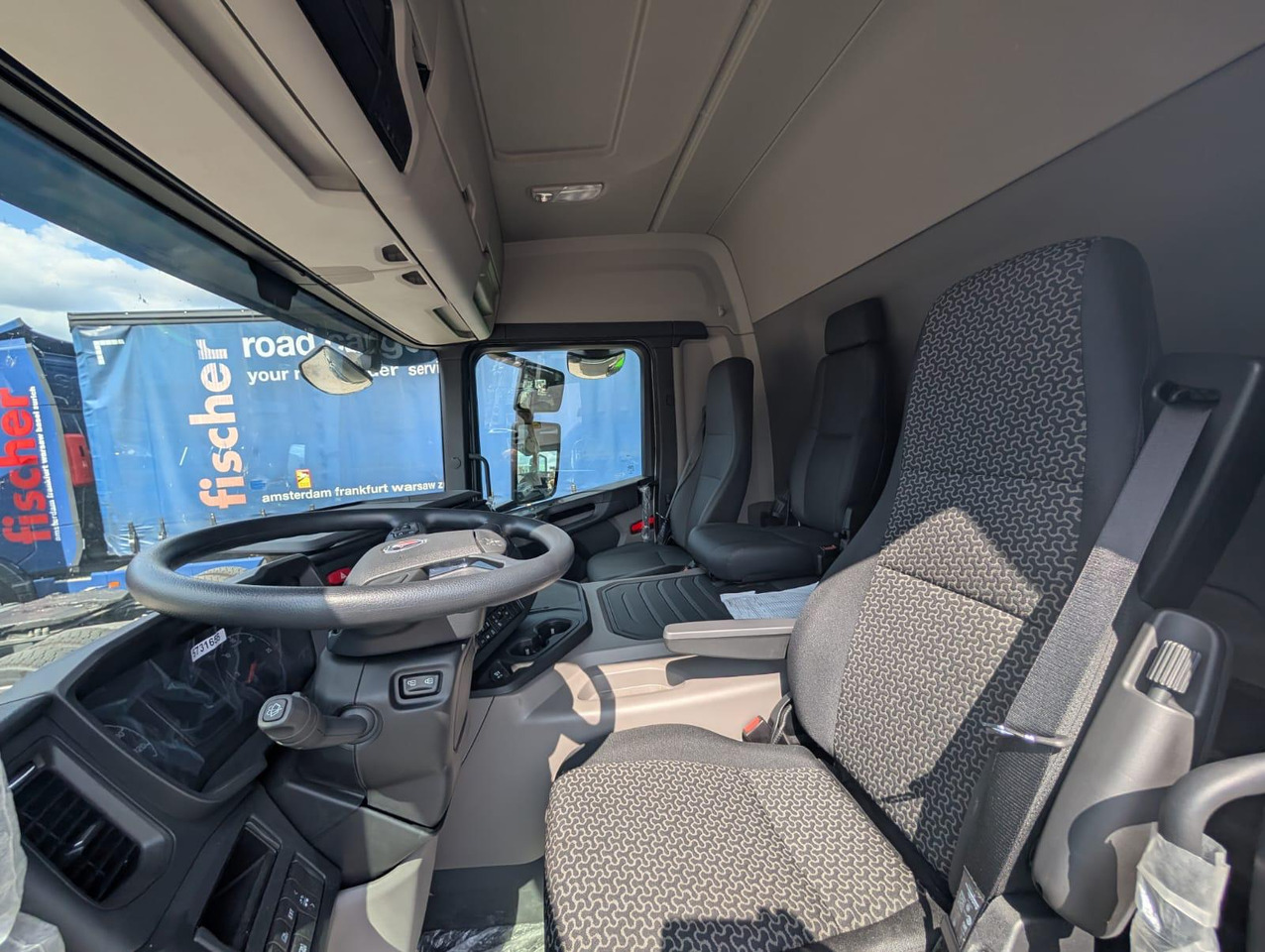 SCANIA P 340 B6x2*4NA / chassis frame / steering axle / CNG / large cab / 8 units - Sopbil: bild 5 SCANIA P 340 B6x2*4NA / chassis frame / steering axle / CNG / large cab / 8 units - Sopbil: bild 5