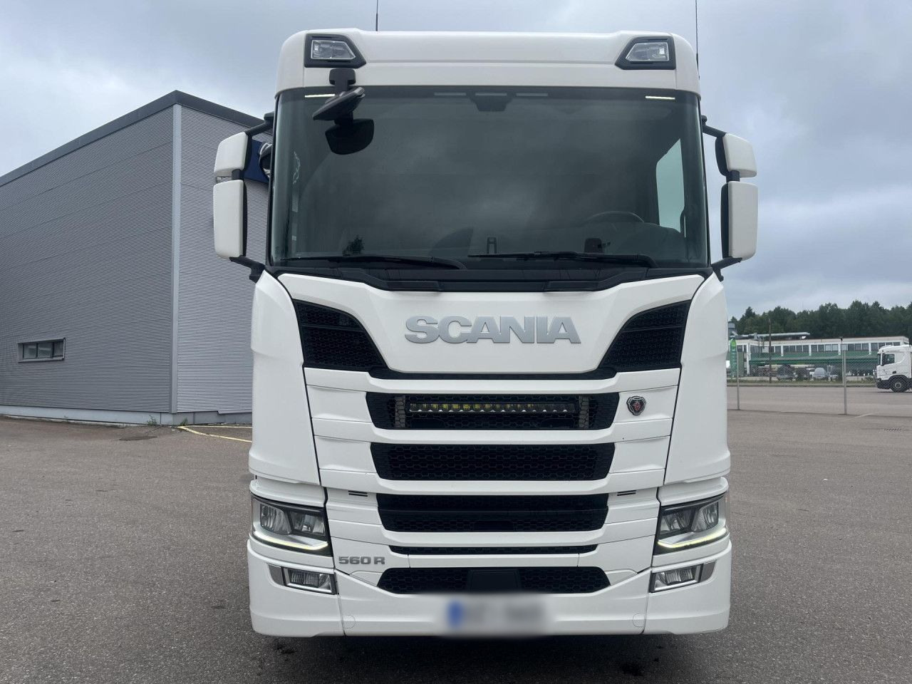 SCANIA R560 B8x4*4 / Chassis / sleeper cab / Power take-off - Chassi lastbil: bild 4 SCANIA R560 B8x4*4 / Chassis / sleeper cab / Power take-off - Chassi lastbil: bild 4