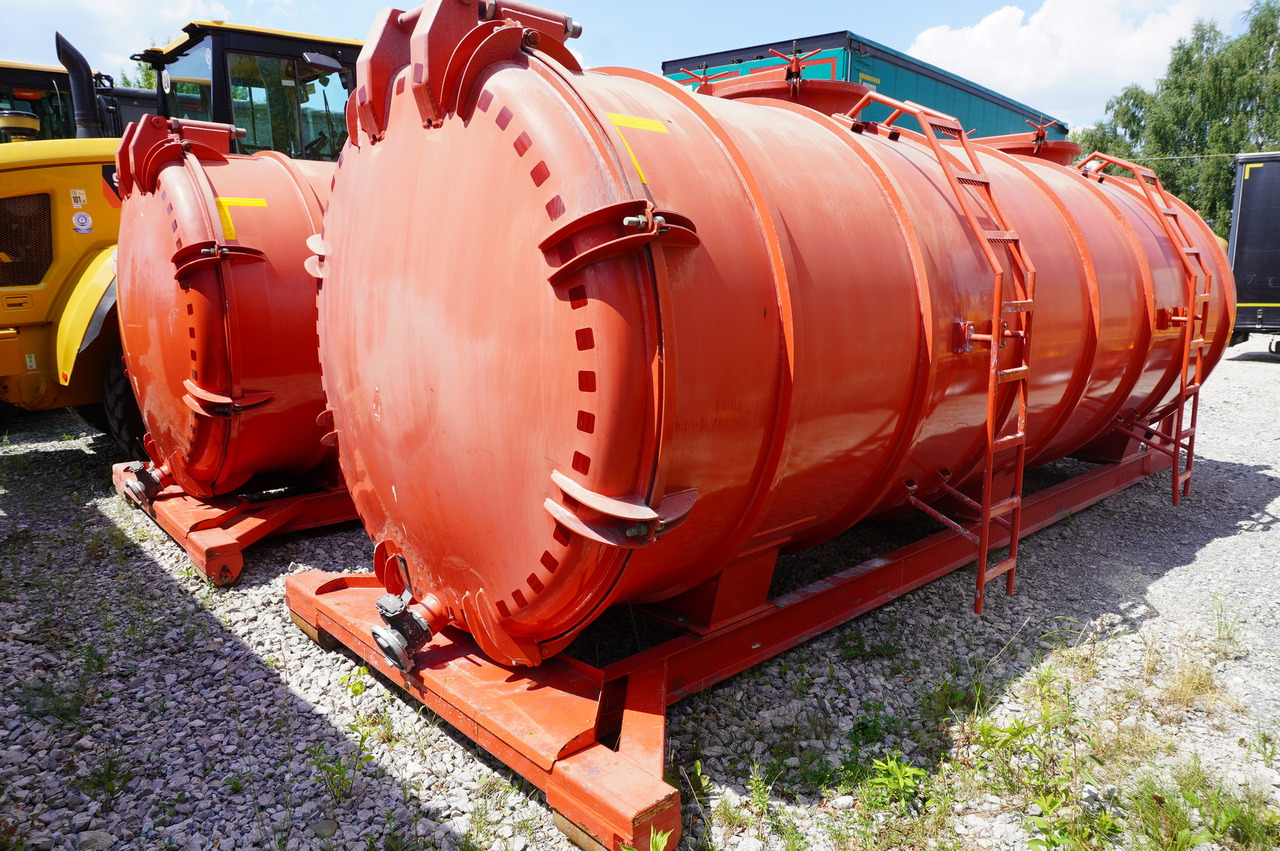 STAL UNUSED Septic barrel / 13000 l - Kroklastväxlar/ Lyftdumper: bild 4 STAL UNUSED Septic barrel / 13000 l - Kroklastväxlar/ Lyftdumper: bild 4