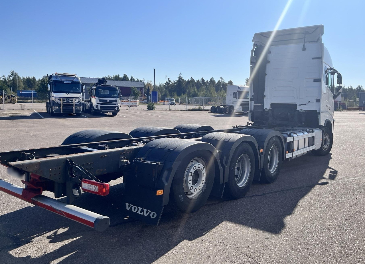 VOLVO FH 650 8x4 / Truck chassis / Sleeper cab - Kranbil: bild 3 VOLVO FH 650 8x4 / Truck chassis / Sleeper cab - Kranbil: bild 3