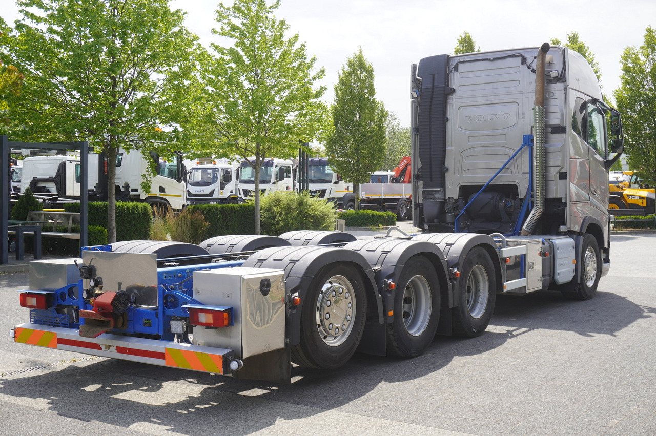 VOLVO FH16 750 8x4x4 / 750 HP! / Frame 685 cm / Steered 4th axle - Kranbil: bild 5 VOLVO FH16 750 8x4x4 / 750 HP! / Frame 685 cm / Steered 4th axle - Kranbil: bild 5