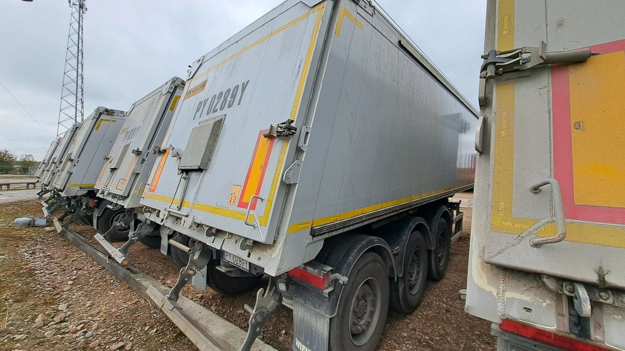 WIELTON NW-3 / weight 6.2 t / capacity 38m3 / Electrically folded roof / Teflon / 20 units, 2022 - Tippbil semitrailer: bild 3 WIELTON NW-3 / weight 6.2 t / capacity 38m3 / Electrically folded roof / Teflon / 20 units, 2022 - Tippbil semitrailer: bild 3
