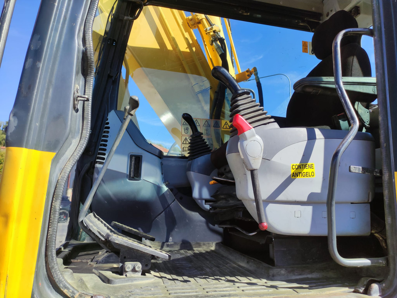 KOMATSU PC160LC-7 - Bandgrävare: bild 5 KOMATSU PC160LC-7 - Bandgrävare: bild 5