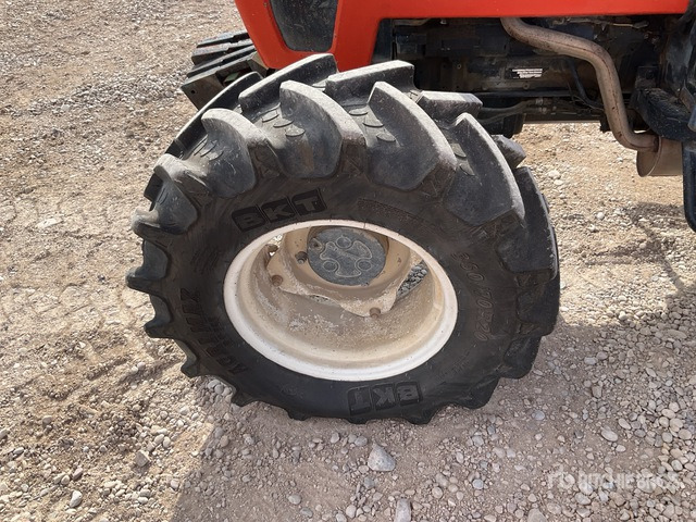 2001 Valtra 3500-4C 4WD Tractor - Traktor: bild 5 2001 Valtra 3500-4C 4WD Tractor - Traktor: bild 5