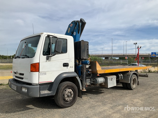2002 Nissan Atleon 210 4x2 with Crane Rollback Truck - Bärgningsbil: bild 1 2002 Nissan Atleon 210 4x2 with Crane Rollback Truck - Bärgningsbil: bild 1