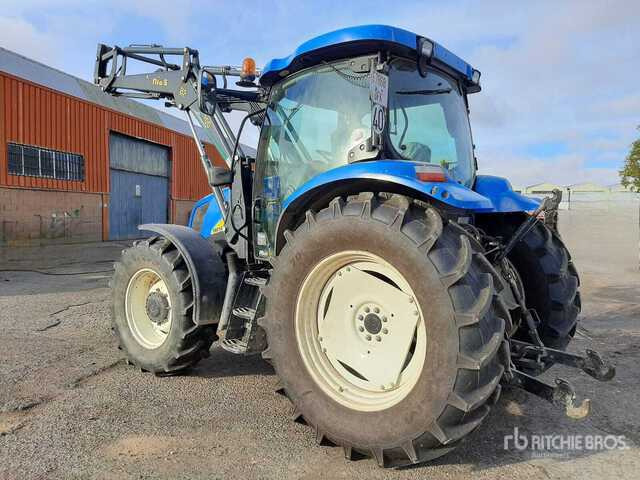 2008 New Holland T6010 Plus, con pala 4WD Tractor - Traktor: bild 3 2008 New Holland T6010 Plus, con pala 4WD Tractor - Traktor: bild 3