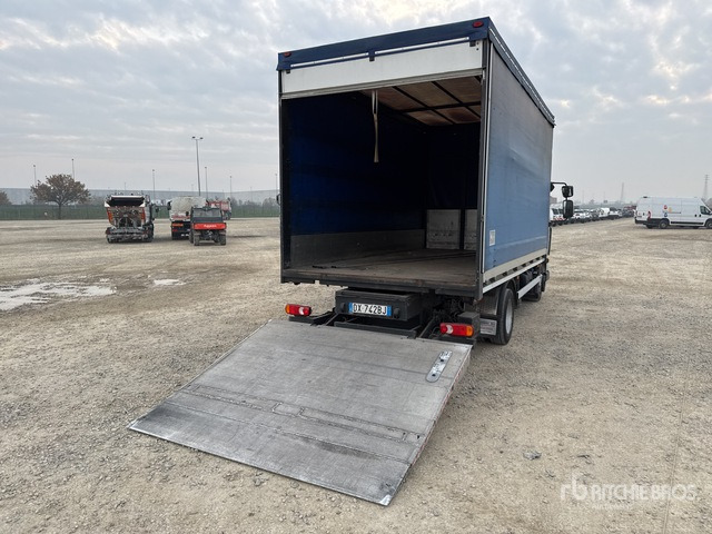 2010 Renault Midlum 215.75 4x2 Curtain Side Truck - Kapellbil: bild 4 2010 Renault Midlum 215.75 4x2 Curtain Side Truck - Kapellbil: bild 4