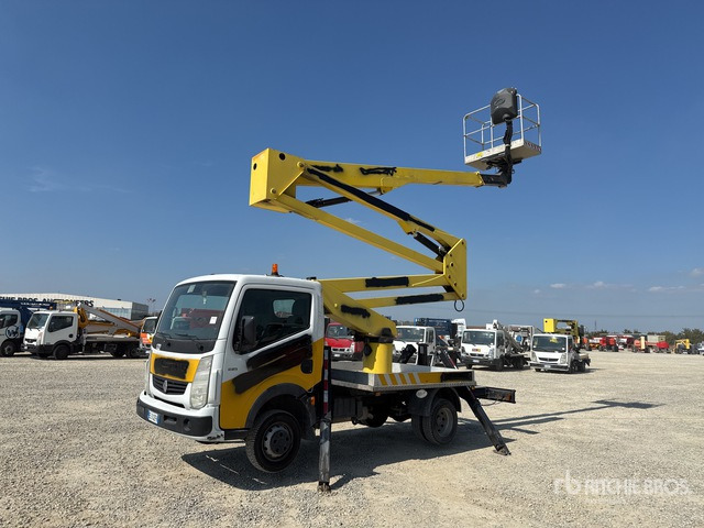 2011 Renault Maxity 110Dxi 2011 Socage DA320 20 m on Bucket Truck - Billift: bild 1 2011 Renault Maxity 110Dxi 2011 Socage DA320 20 m on Bucket Truck - Billift: bild 1