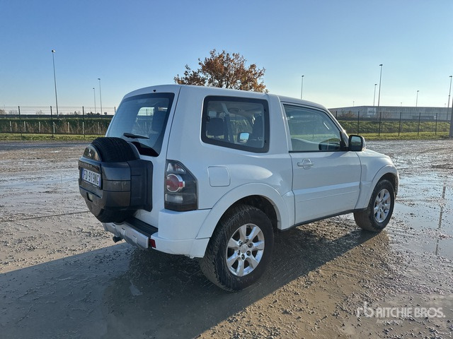 2016 Mitsubishi Pajero 3.2 SWB 4WD SUV - SUV: bild 3 2016 Mitsubishi Pajero 3.2 SWB 4WD SUV - SUV: bild 3