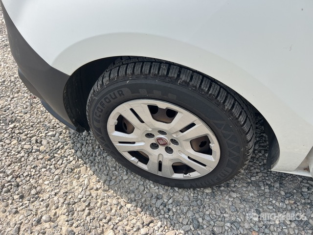 2019 Fiat Doblo Cargo Autocarro furgonato - Små skåpbil: bild 5 2019 Fiat Doblo Cargo Autocarro furgonato - Små skåpbil: bild 5