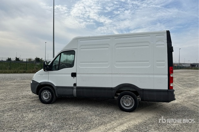 Iveco Daily 29L12 Autocarro furgonato - Skåpbil: bild 2 Iveco Daily 29L12 Autocarro furgonato - Skåpbil: bild 2