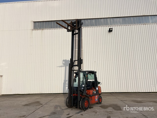 2000 Nissan 30 3000 kg Chariot Elevateur Forklift - Motviktstruck: bild 1 2000 Nissan 30 3000 kg Chariot Elevateur Forklift - Motviktstruck: bild 1