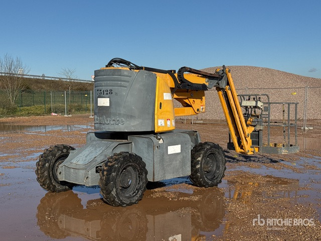 2011 Haulotte HA120PX 4WD Diesel Nacelle Articulee 10.4 m Articulating Boom Lift - Bomlift: bild 1 2011 Haulotte HA120PX 4WD Diesel Nacelle Articulee 10.4 m Articulating Boom Lift - Bomlift: bild 1