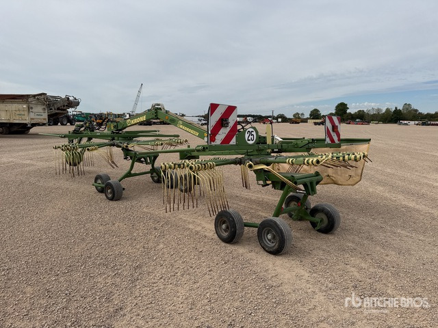 2012 Krone Swadro 710/26T 7.10 m 2 Rotor Andaineur Hay Rake - Hövändare: bild 3 2012 Krone Swadro 710/26T 7.10 m 2 Rotor Andaineur Hay Rake - Hövändare: bild 3