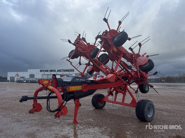 2013 Kuhn GF 8702 TG2 8.7 m Semi-Mount 8 Rotor Faneuse Hay Tedder - Hövändare: bild 1 2013 Kuhn GF 8702 TG2 8.7 m Semi-Mount 8 Rotor Faneuse Hay Tedder - Hövändare: bild 1