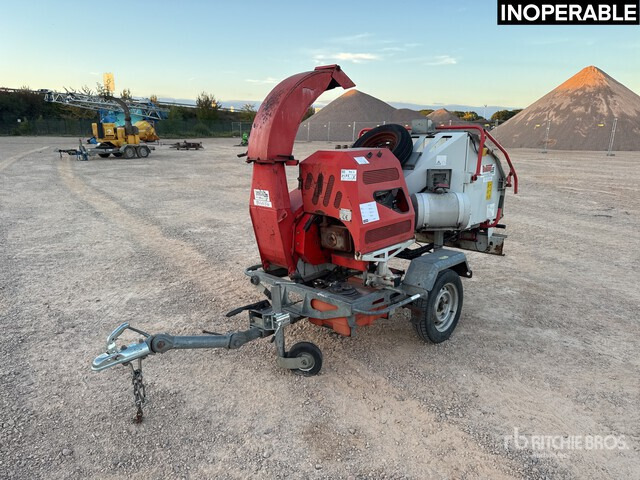 2014 Bugnot 55 BVN56 Broyeur A Vegetaux (Inoperable) Wood Chipper - Flishugg: bild 2 2014 Bugnot 55 BVN56 Broyeur A Vegetaux (Inoperable) Wood Chipper - Flishugg: bild 2