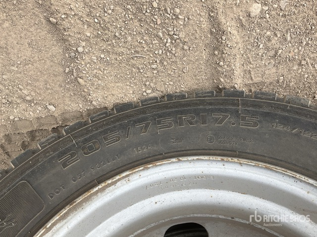 2021 Mitsubishi Canter 4x2 Flatbed Truck - Flakbil: bild 5 2021 Mitsubishi Canter 4x2 Flatbed Truck - Flakbil: bild 5