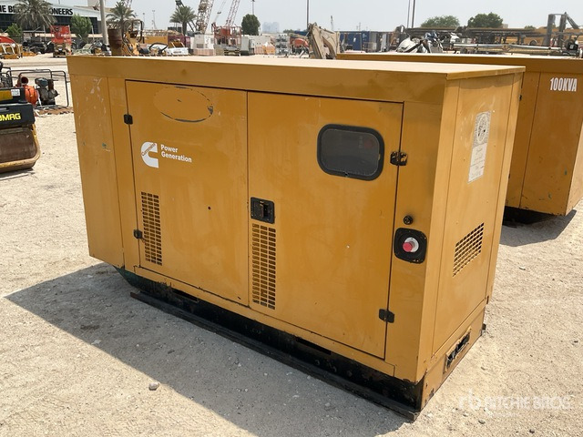 2005 Cummins 100 kVA Skid-Mounted Generator Set - Elgenerator: bild 1 2005 Cummins 100 kVA Skid-Mounted Generator Set - Elgenerator: bild 1