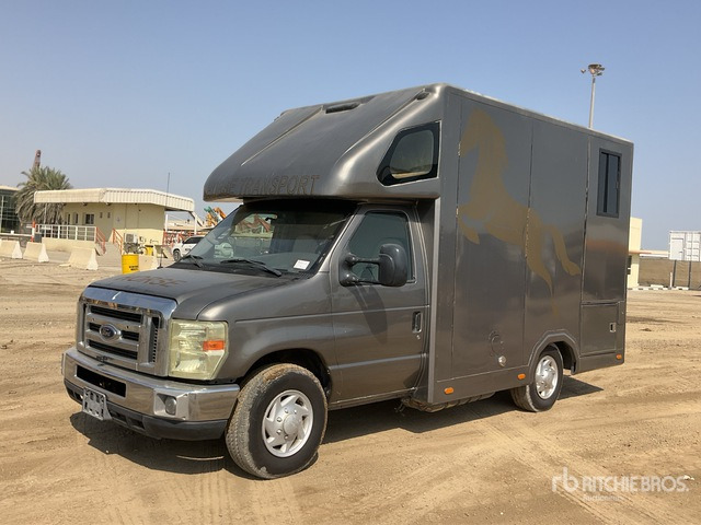 2008 Ford F-350 4x2 Horse Transporting Truck :Misc. Truck - Hästbuss: bild 1 2008 Ford F-350 4x2 Horse Transporting Truck :Misc. Truck - Hästbuss: bild 1
